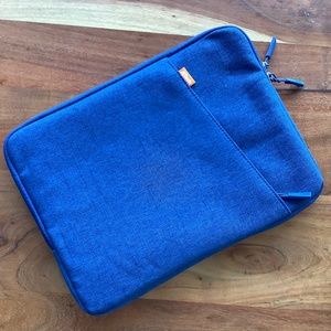 NWOT laptop case / tech sleeve